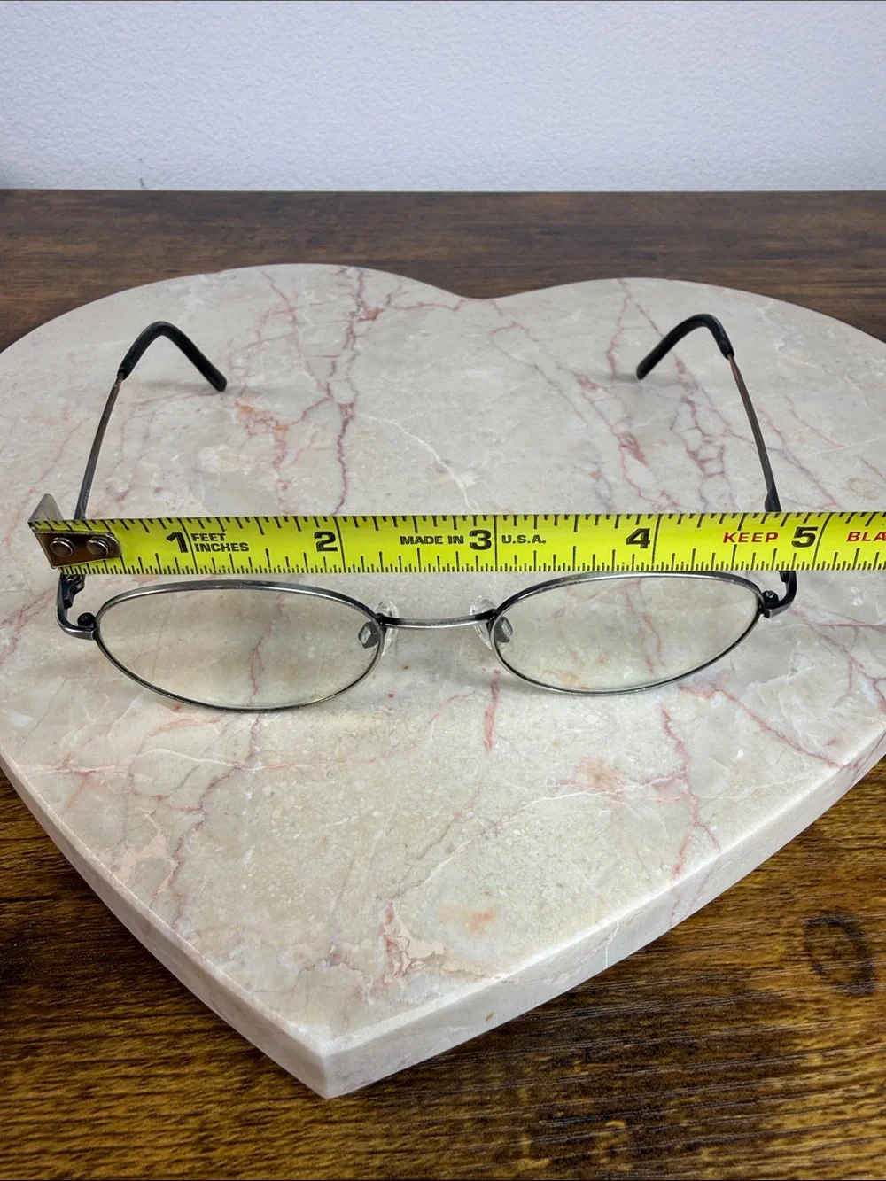 Black Oval Metal Frame Reading Glasses